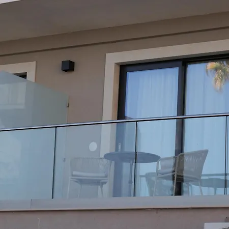 Sea Garden Luxury